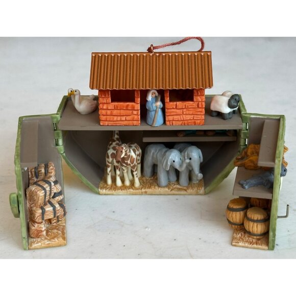 VINTAGE 2003 Hallmark Licensing, Inc. Keepsake Ornament Noah's Ark 2.5" Tall - Picture 13 of 15